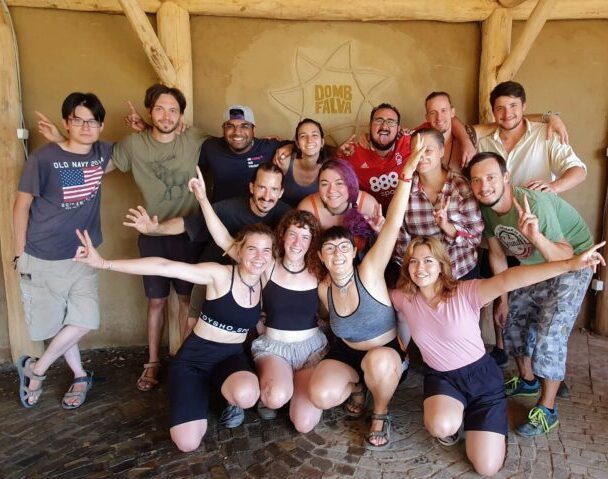 Révai Mátyás, Kecskeméti János, Jagodics Edit: Nemzetközi önkéntes programok szerepe a kiköltözői közösségek evolúciójában - KEREKASZTAL