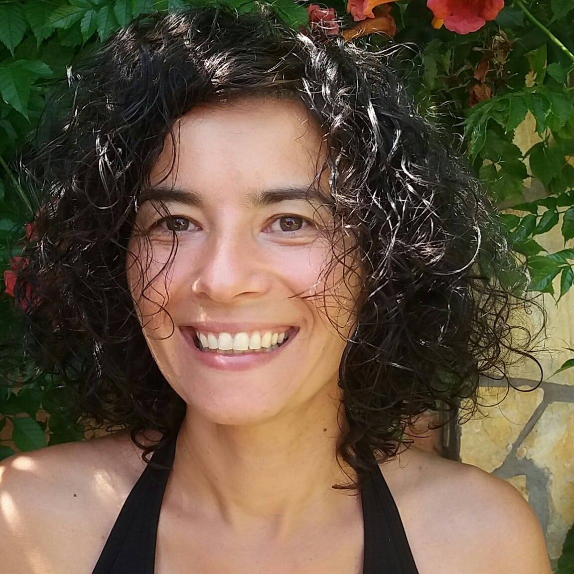 Miklós Hajnal: Földből kép, csendből szín - mandala festés