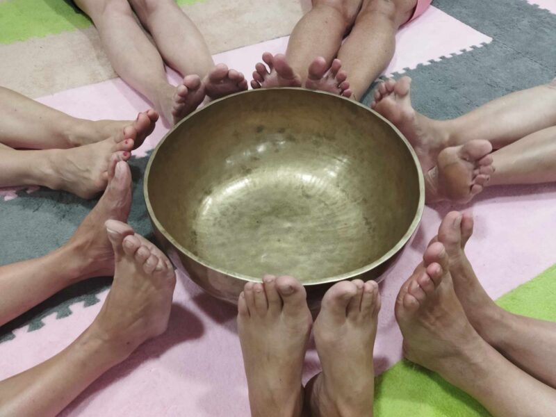 Davis Ildikó, Vágó Nándor: Kihogyvan és figyelmi körök szervezése - ELŐADÁS és műhely